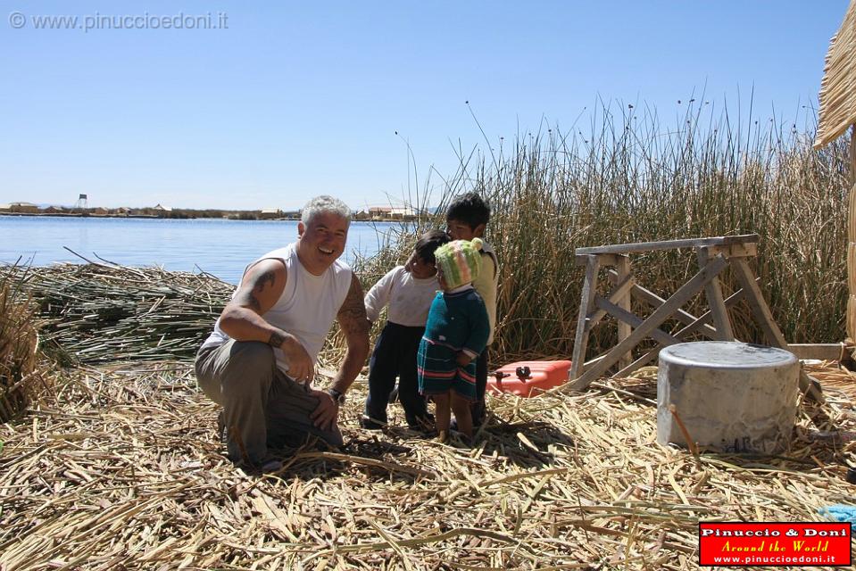 PERU - Lago Titicaca Isole Uros - 32.jpg